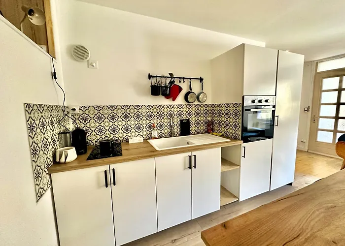 펜션 La Maison De Josephine, A 200m De La *